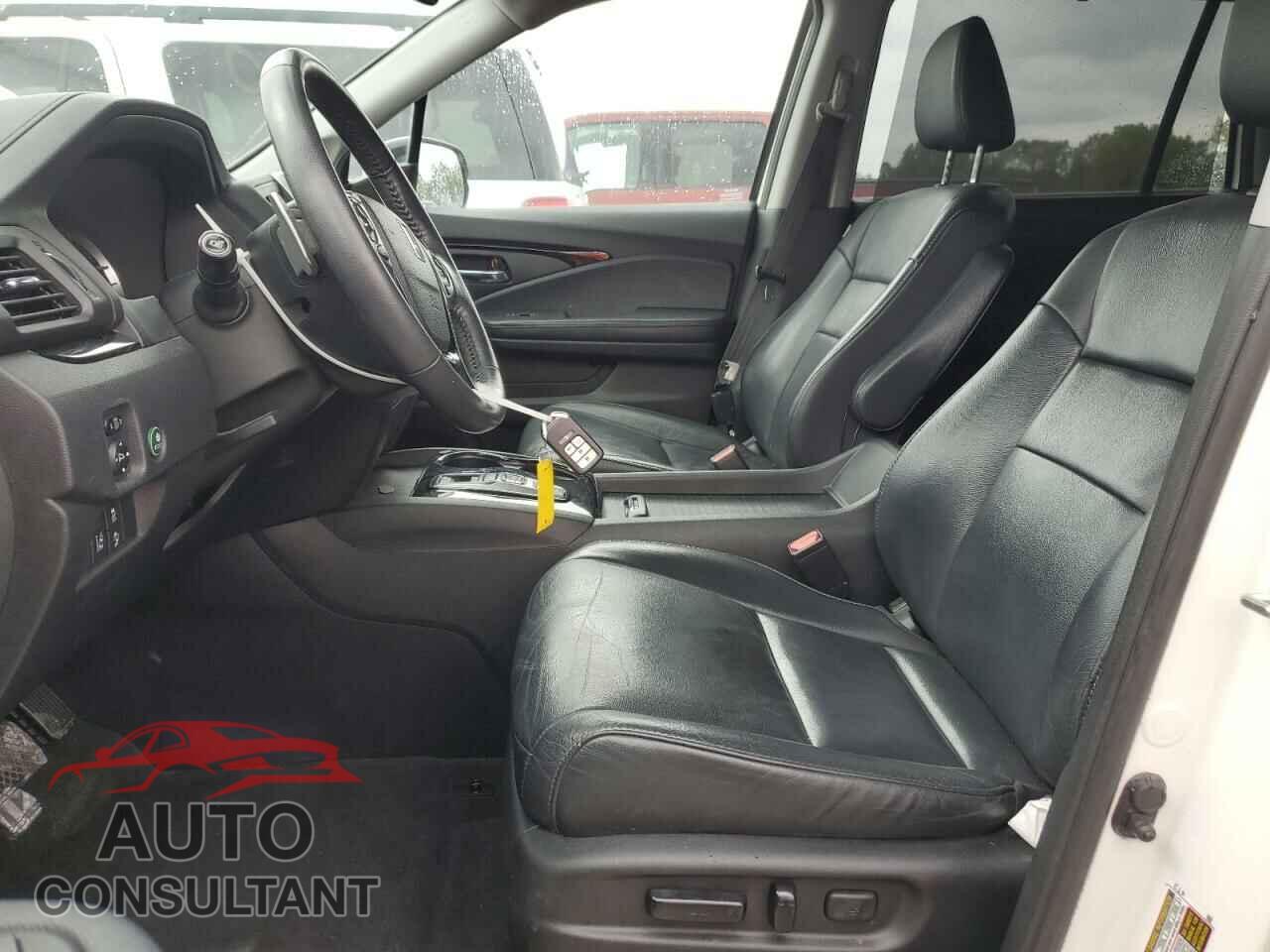 HONDA PILOT 2017 - 5FNYF5H93HB042628