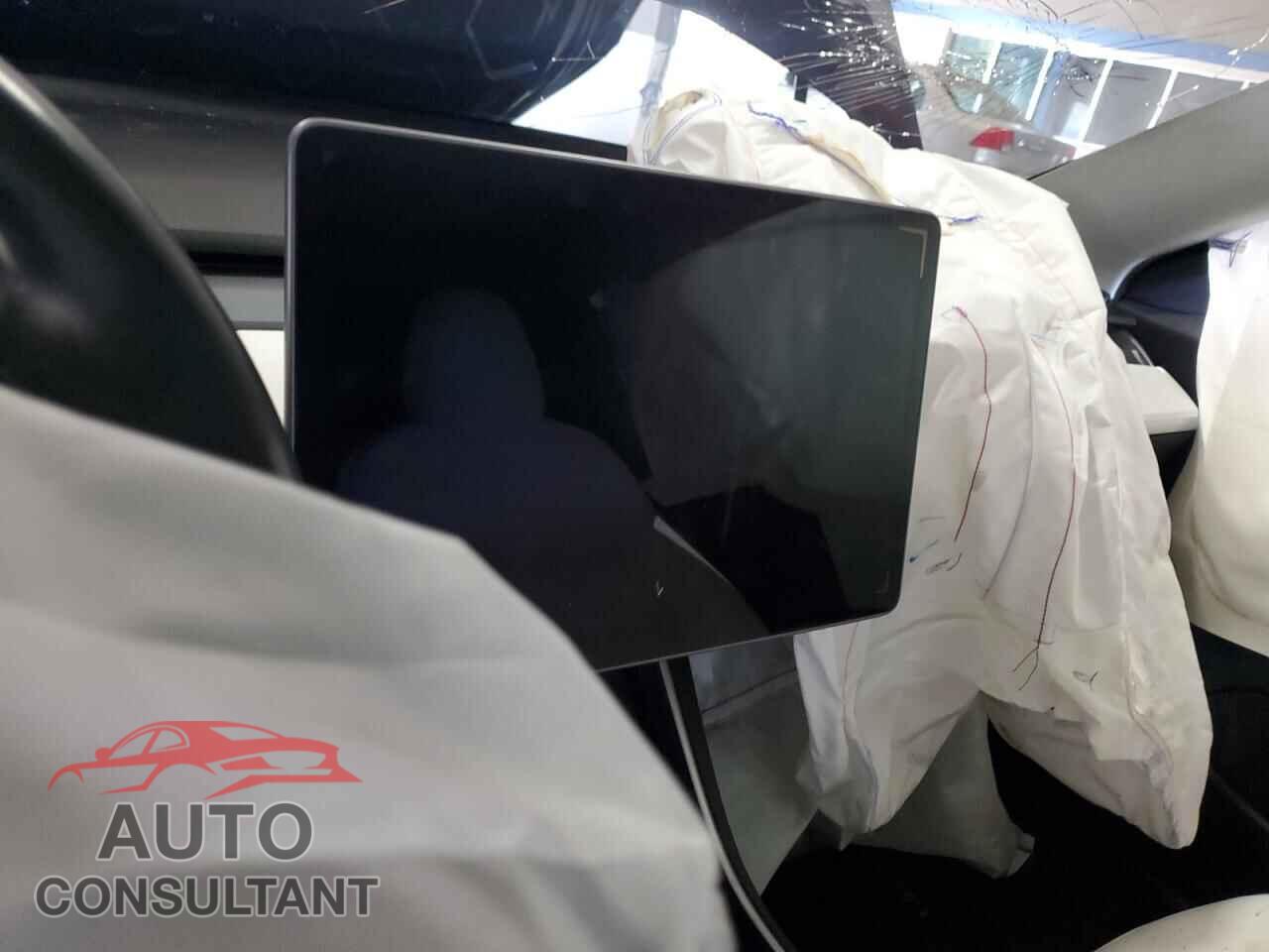 TESLA MODEL 3 2018 - 5YJ3E1EB9JF135334