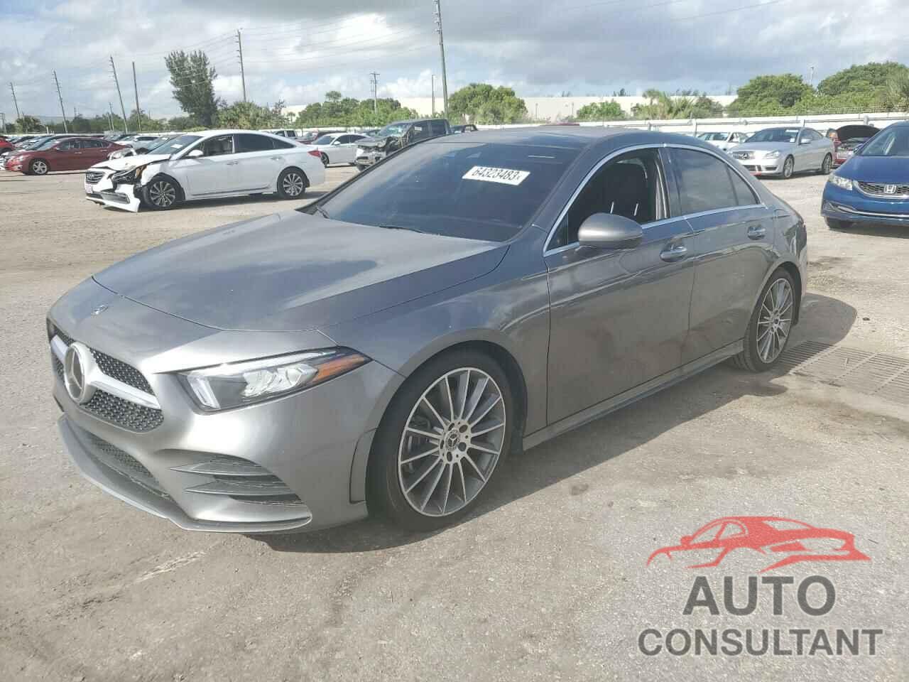 MERCEDES-BENZ A-CLASS 2019 - WDD3G4EB0KW006932