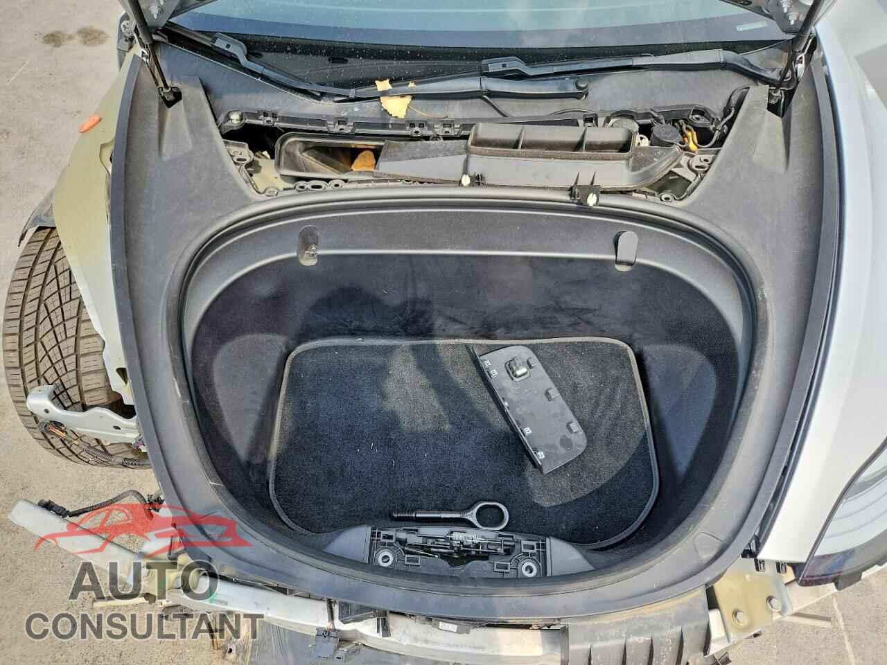 TESLA MODEL 3 2018 - 5YJ3E1EA0JF020175