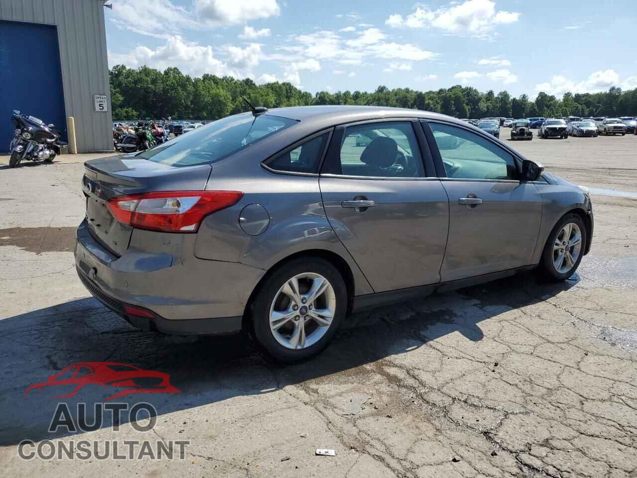FORD FOCUS 2014 - 1FADP3F2XEL320512