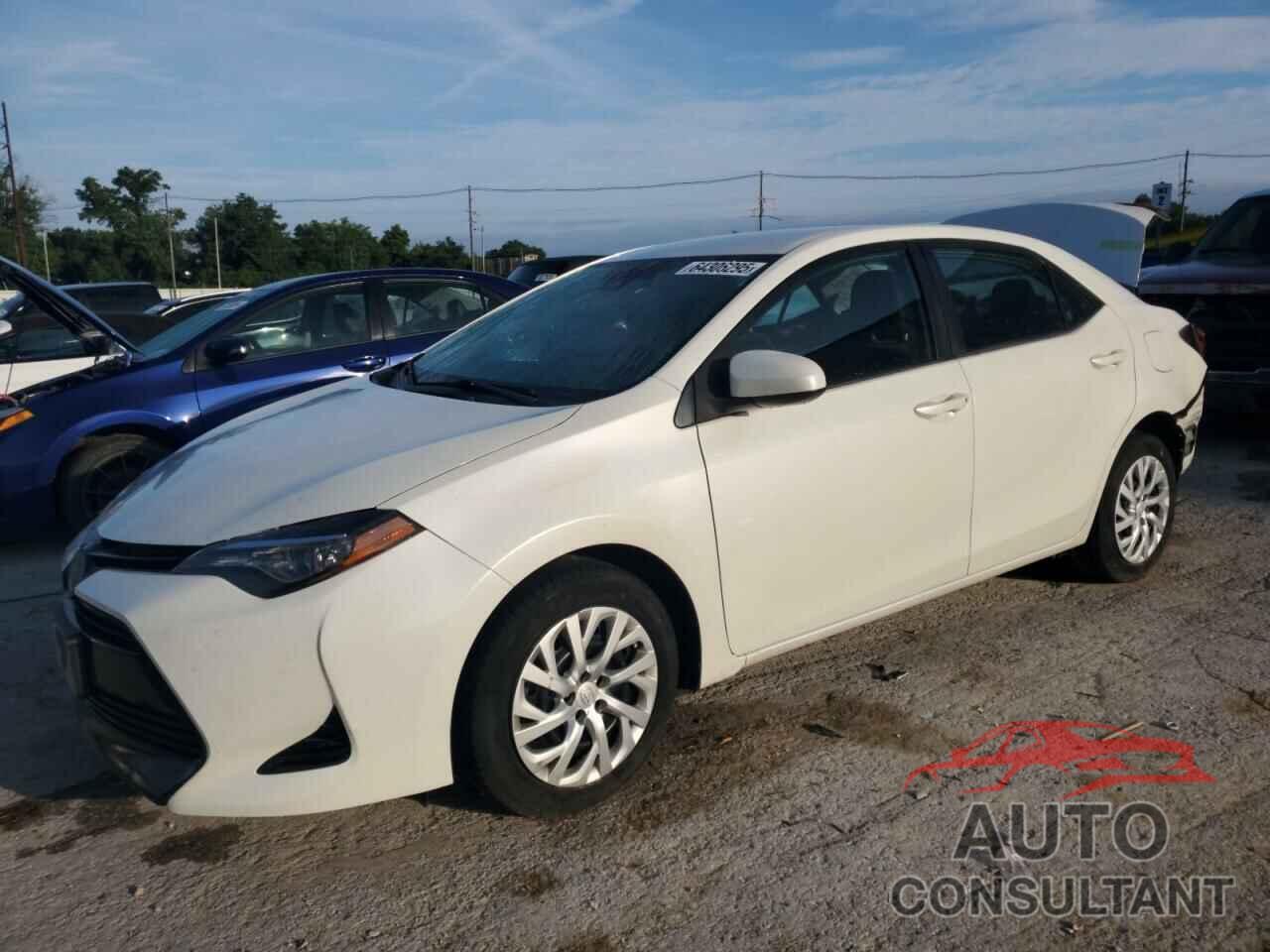 TOYOTA COROLLA 2018 - 5YFBURHE2JP782102