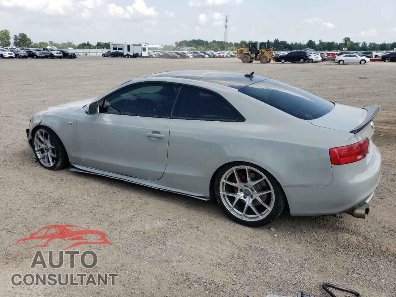 AUDI S5/RS5 2011 - WAULVBFRXBA010108