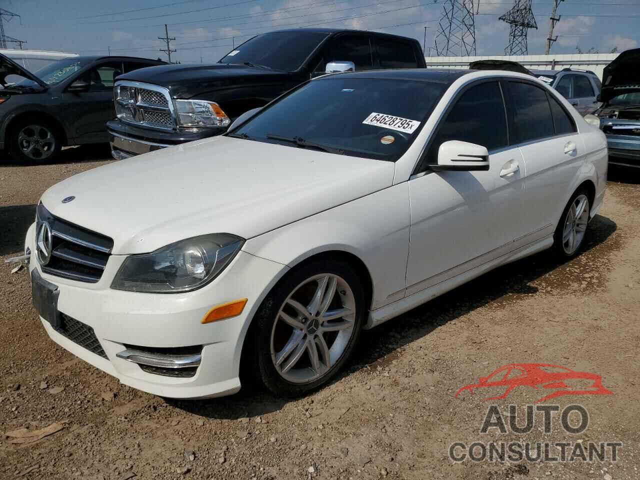 MERCEDES-BENZ C-CLASS 2013 - WDDGF8AB7DR243159
