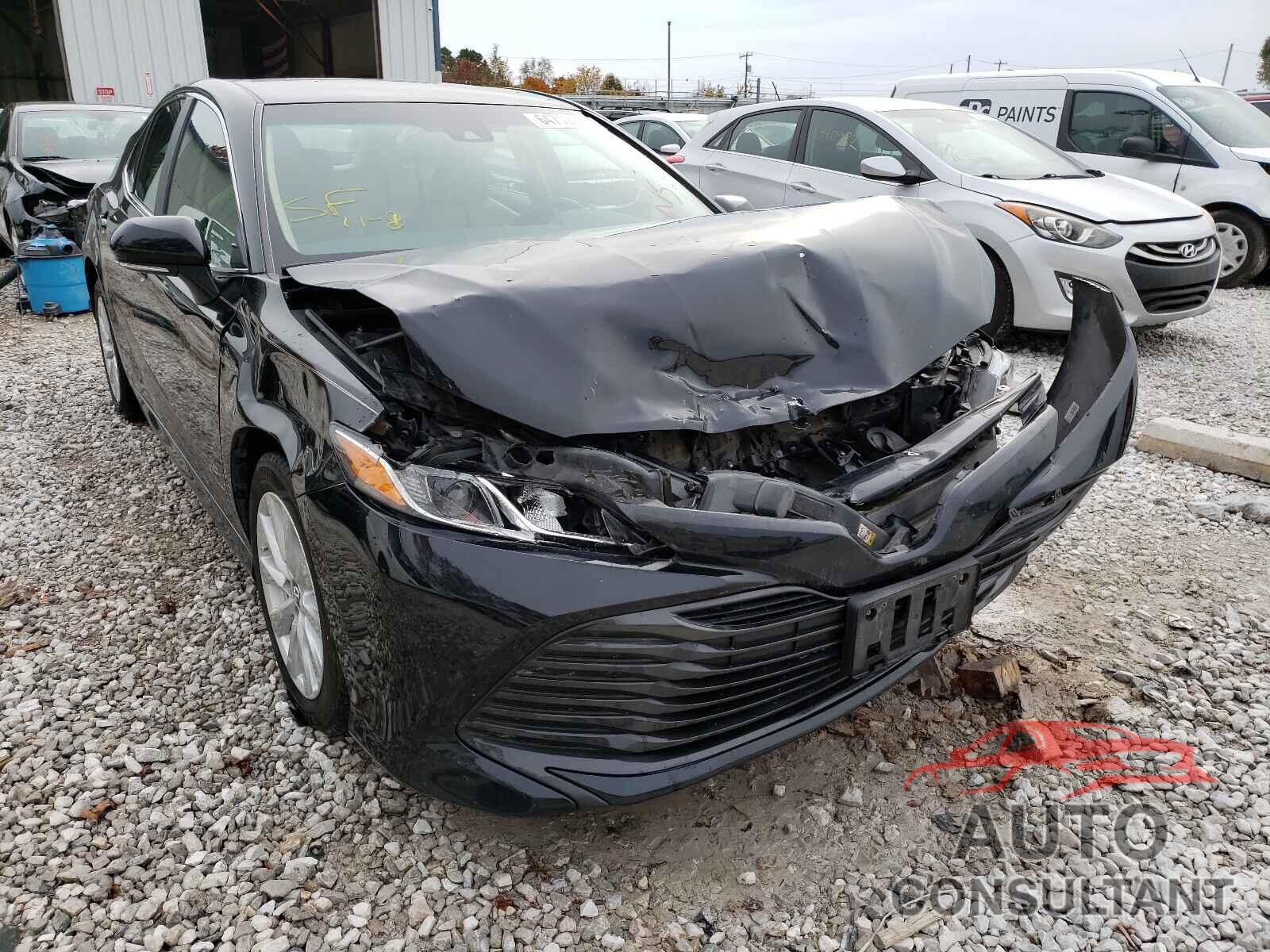 TOYOTA CAMRY 2018 - 4T1B11HK5JU056202