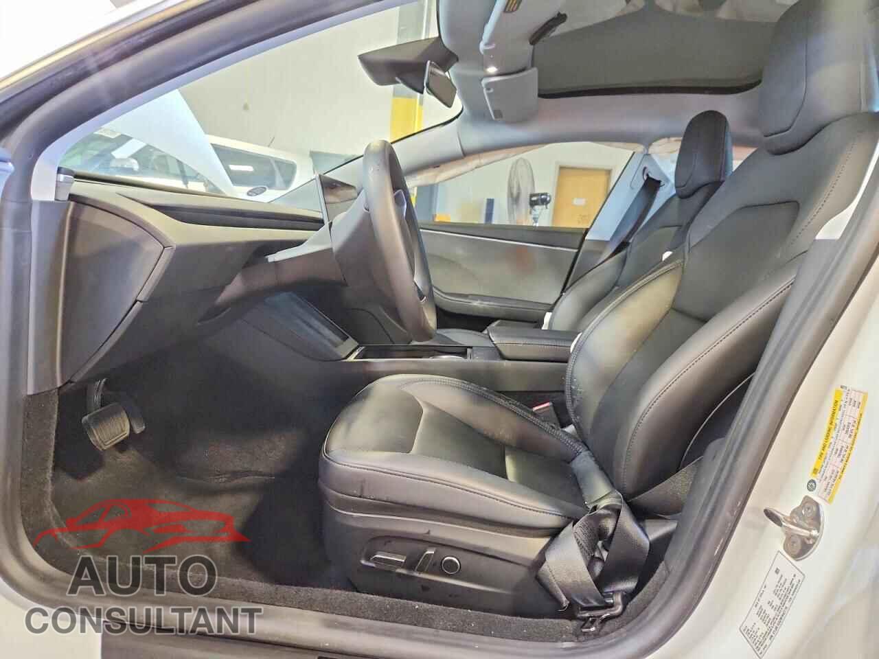 TESLA MODEL 3 2024 - 5YJ3E1EA2RF842715