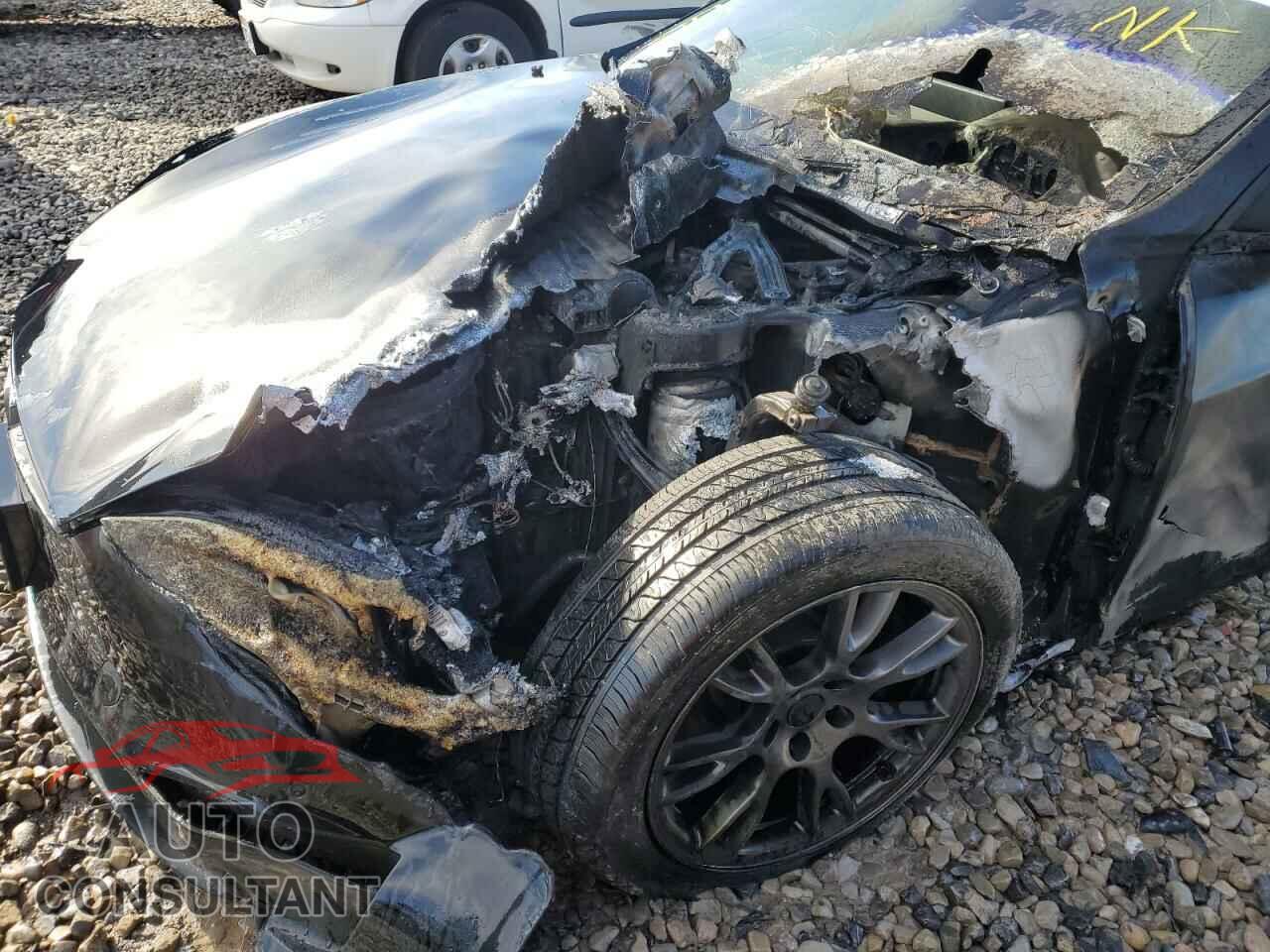 TESLA MODEL S 2021 - 5YJSA1E58MF443570