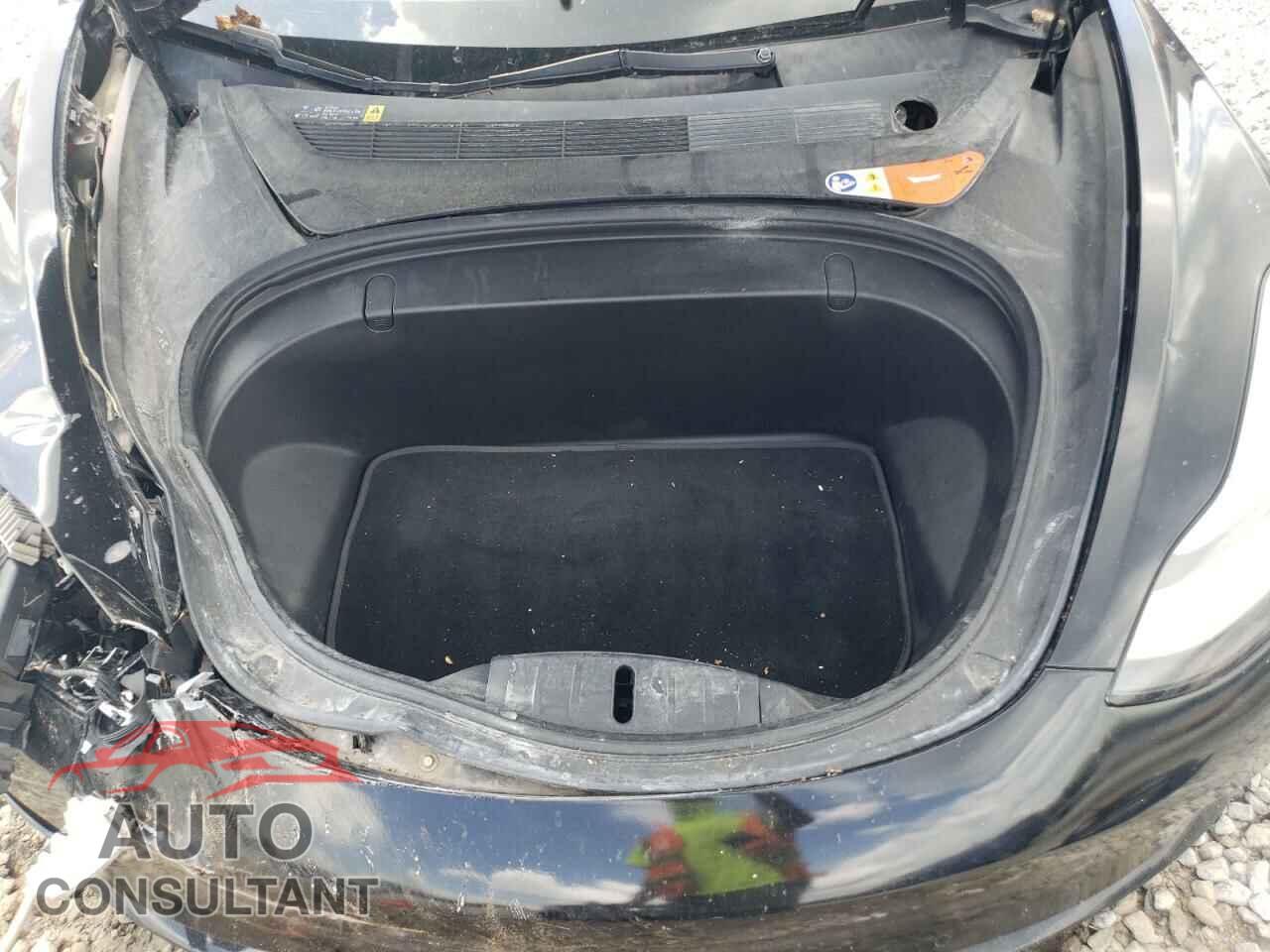 TESLA MODEL 3 2018 - 5YJ3E1EA7JF018570