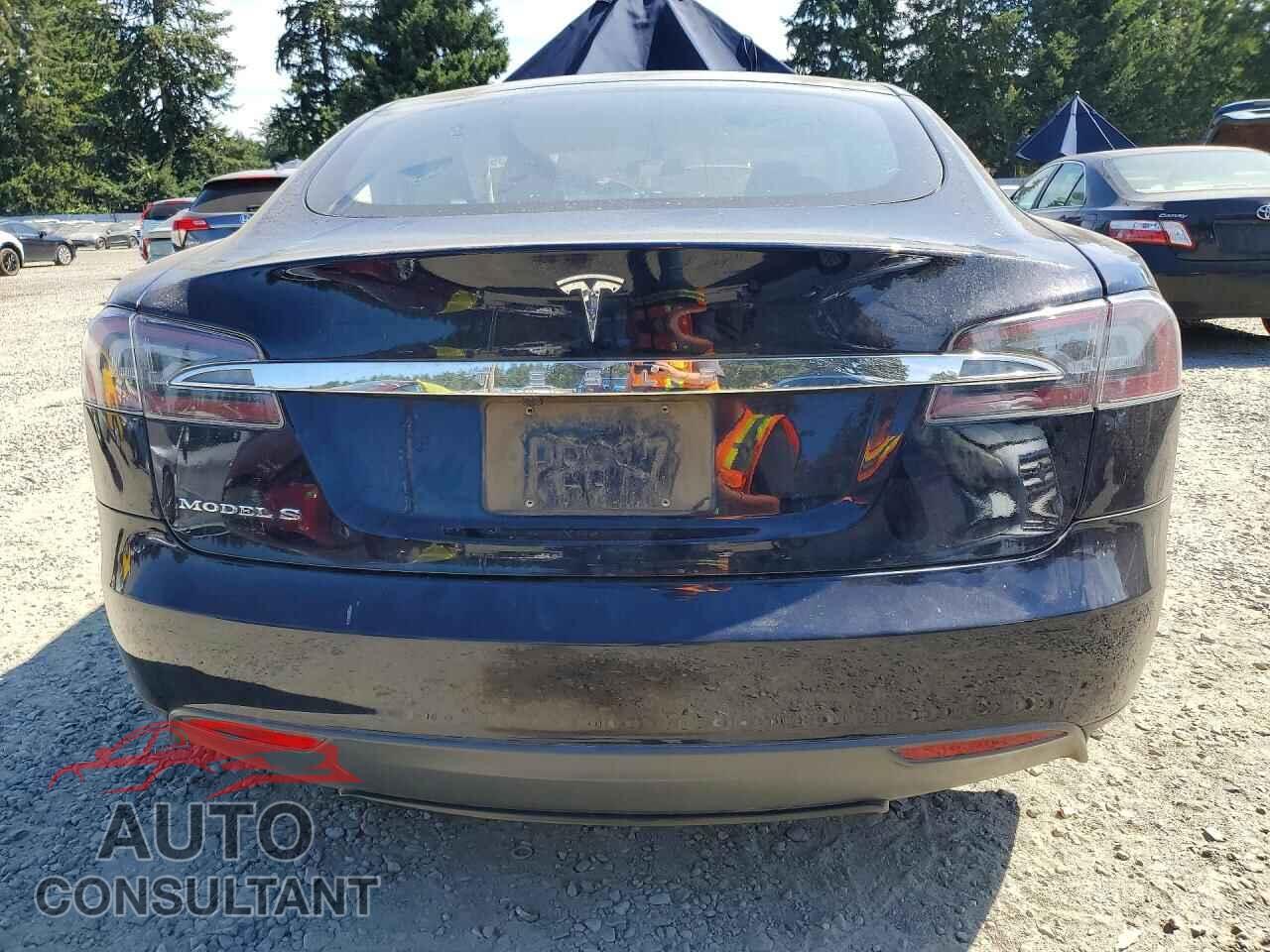 TESLA MODEL S 2013 - 5YJSA1CG5DFP03556