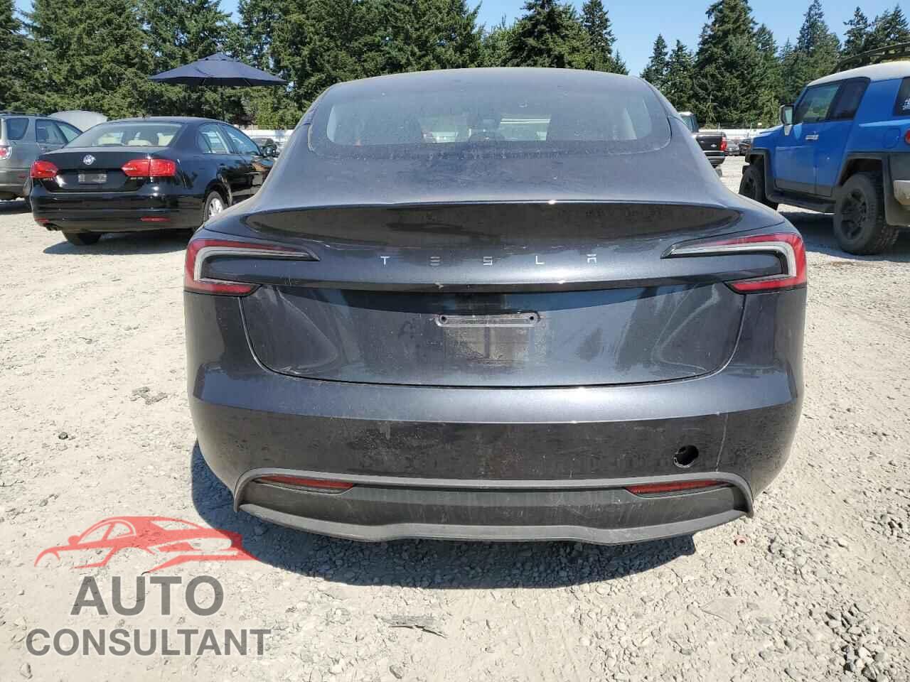 TESLA MODEL 3 2025 - 5YJ3E1EA7SF983379