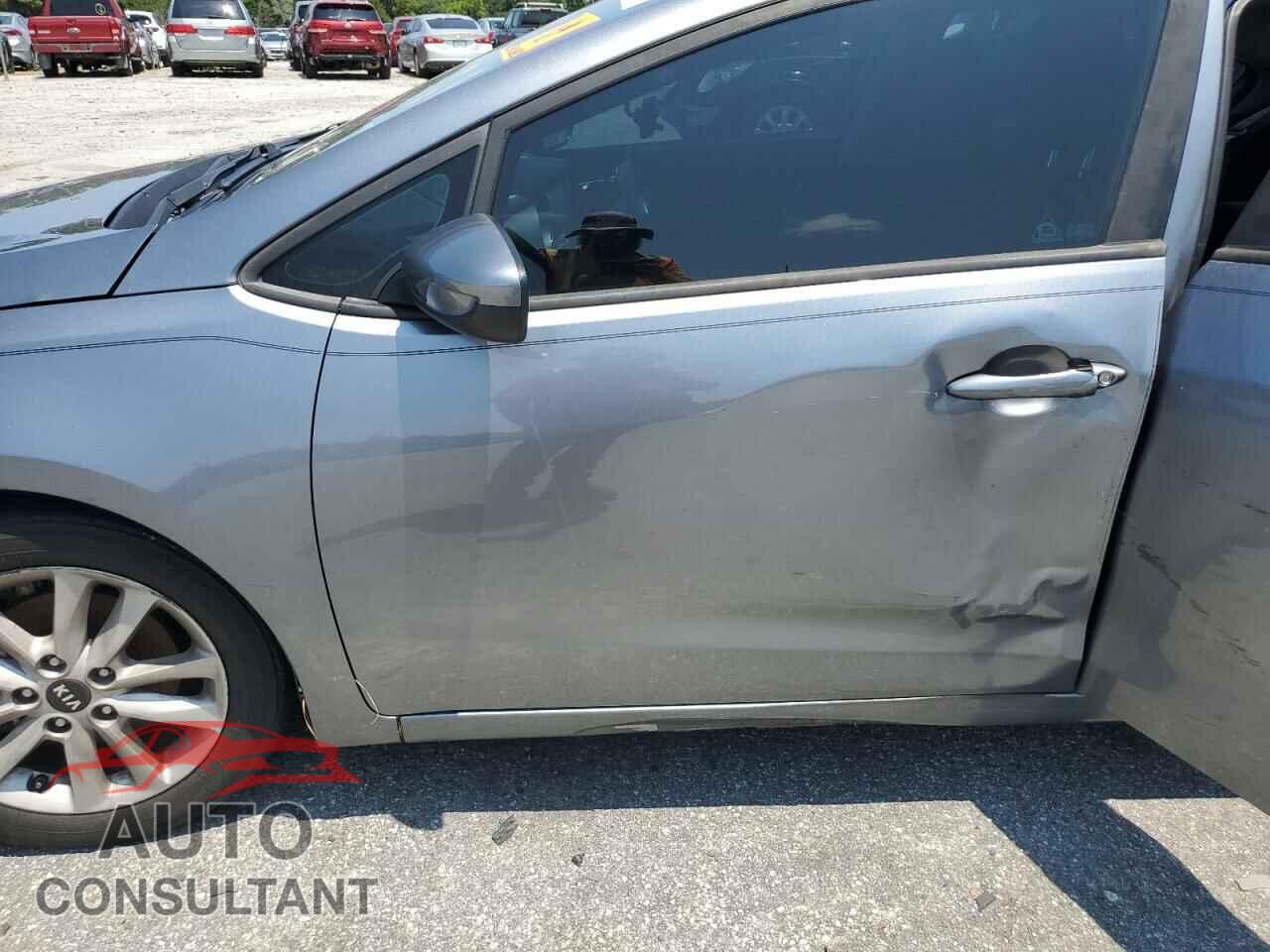 KIA FORTE 2017 - 3KPFL4A72HE089092