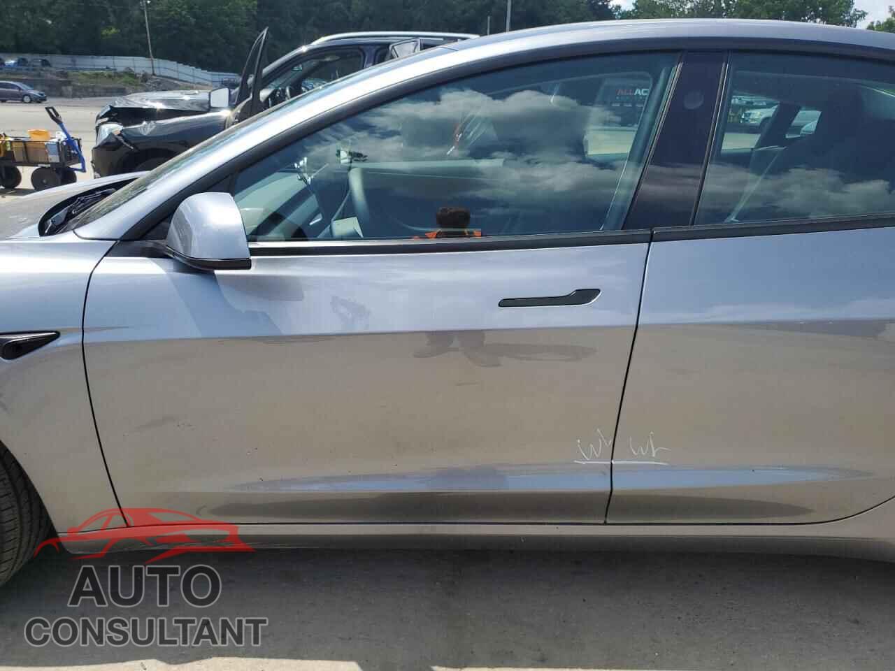 TESLA MODEL 3 2025 - 5YJ3E1EBXSF940907