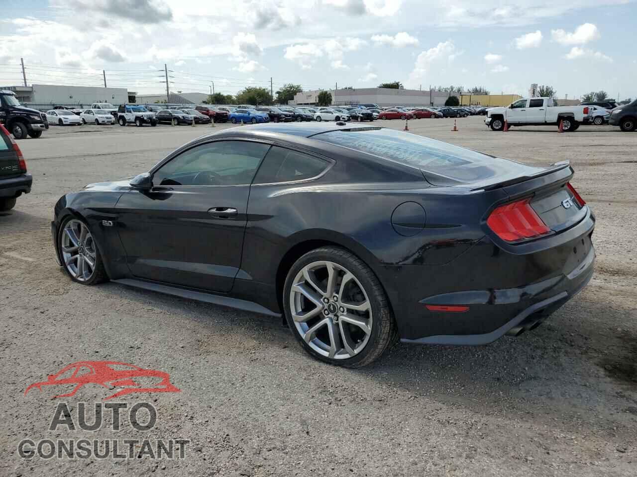 FORD MUSTANG 2019 - 1FA6P8CF0K5180659
