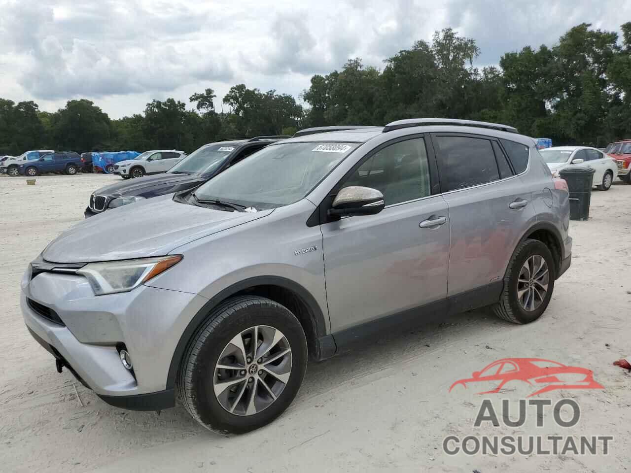 TOYOTA RAV4 2017 - JTMRJREV6HD129104