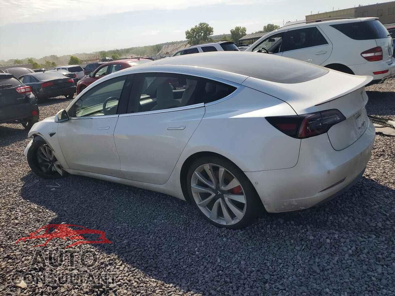TESLA MODEL 3 2018 - 5YJ3E1EB3JF081352