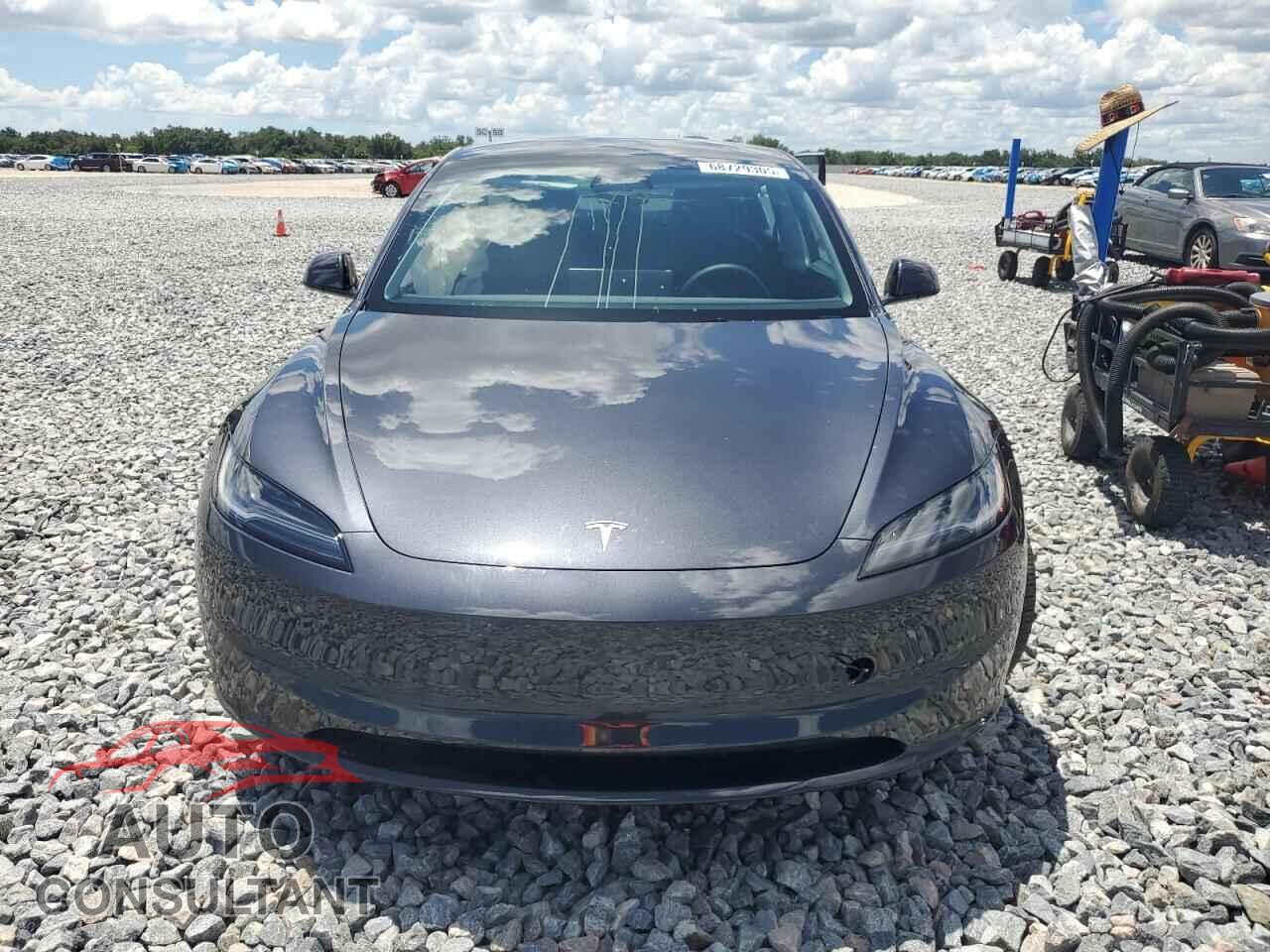 TESLA MODEL 3 2025 - 5YJ3E1EA3SF975134