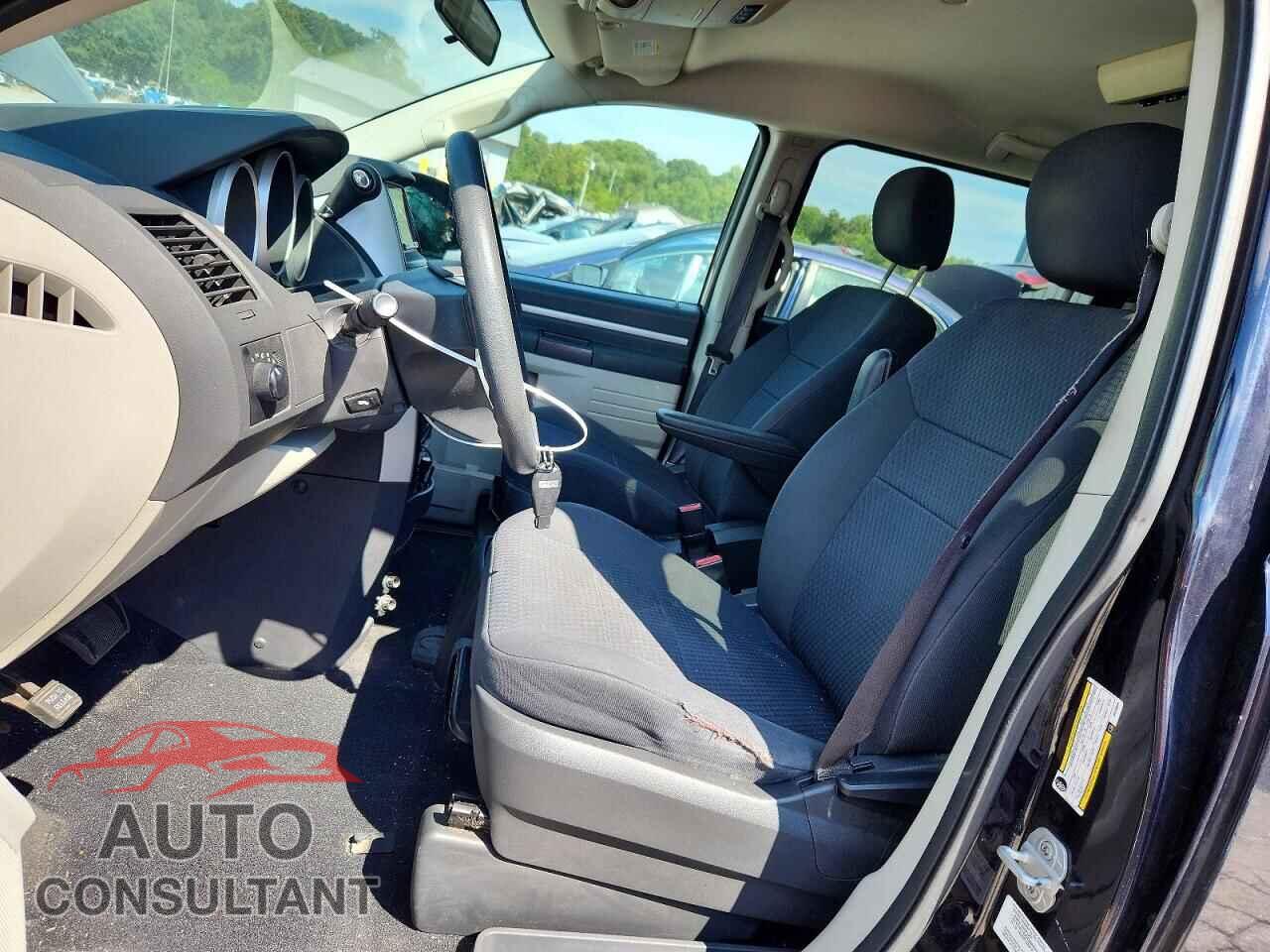 DODGE CARAVAN 2010 - 2D4RN4DE7AR139509