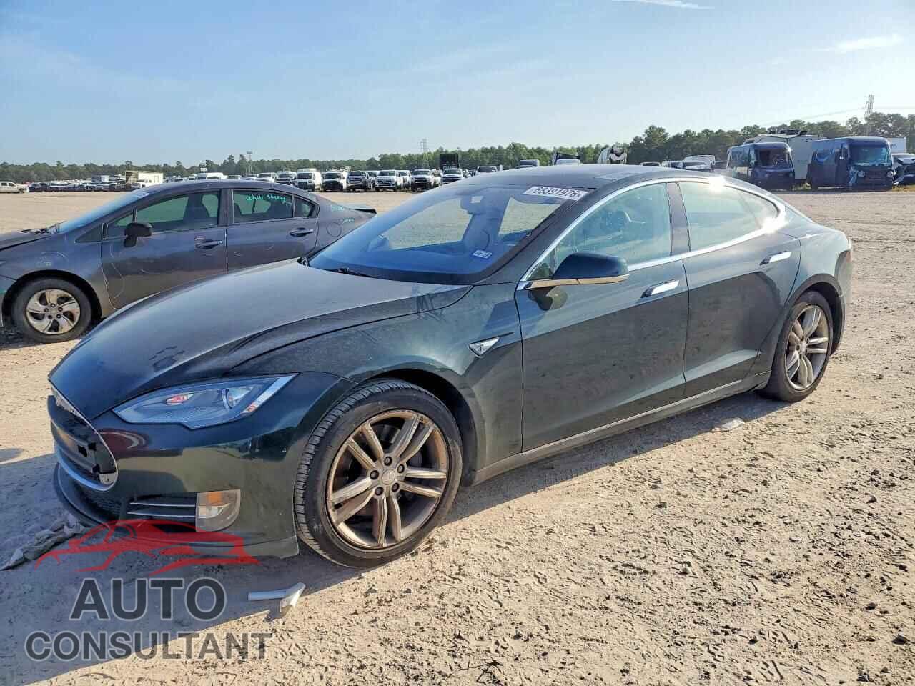 TESLA MODEL S 2013 - 5YJSA1CNXDFP09108