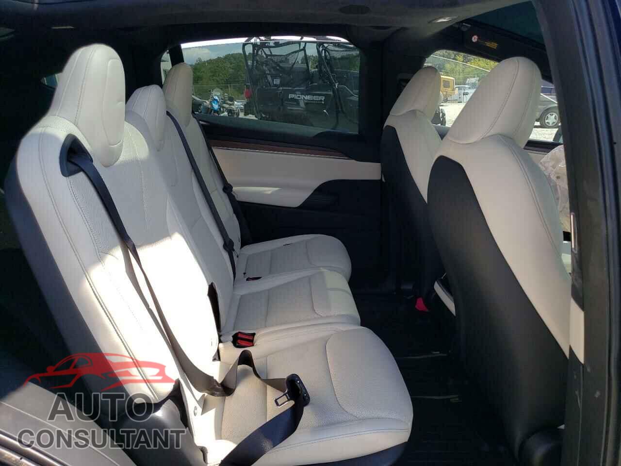 TESLA MODEL X 2024 - 7SAXCDE51RF447763