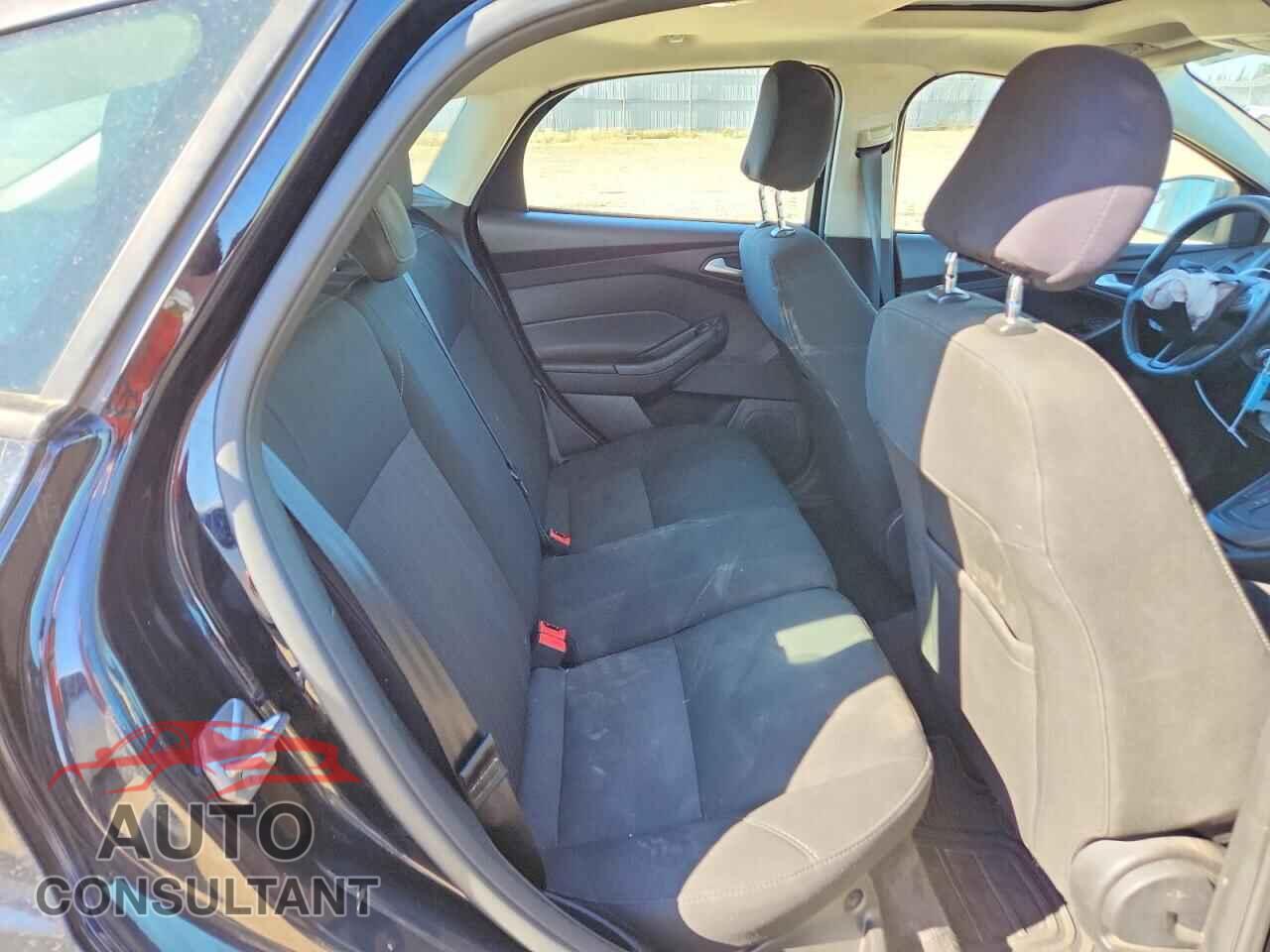 FORD FOCUS 2017 - 1FADP3M21HL250311