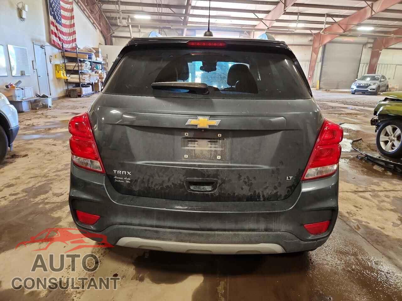 CHEVROLET TRAX 2018 - KL7CJLSB5JB561999