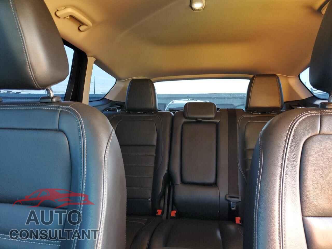 FORD ESCAPE 2017 - 1FMCU9GD9HUC41215