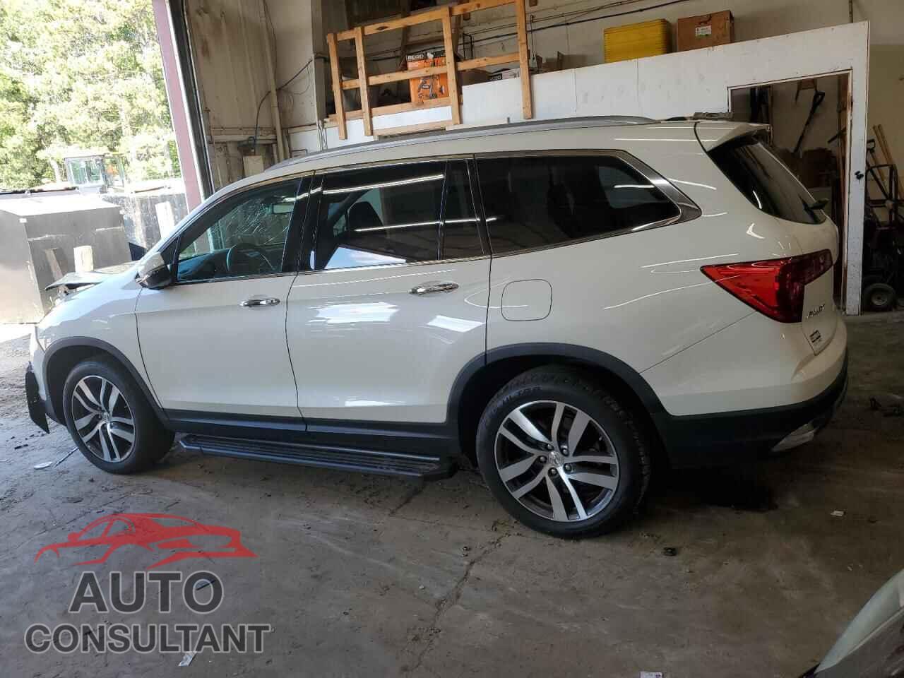 HONDA PILOT 2017 - 5FNYF6H05HB045909