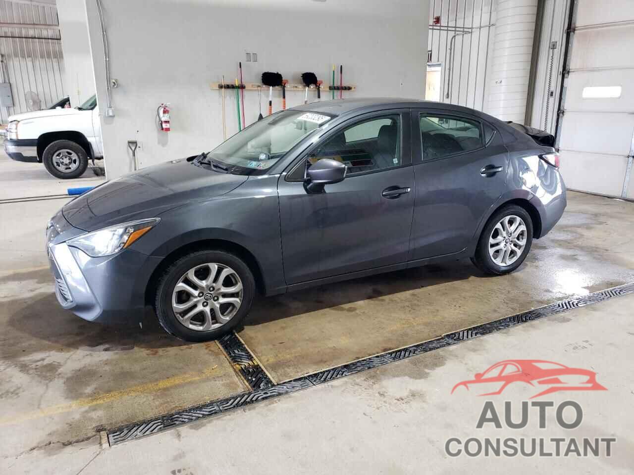 TOYOTA YARIS 2017 - 3MYDLBYV6HY151979