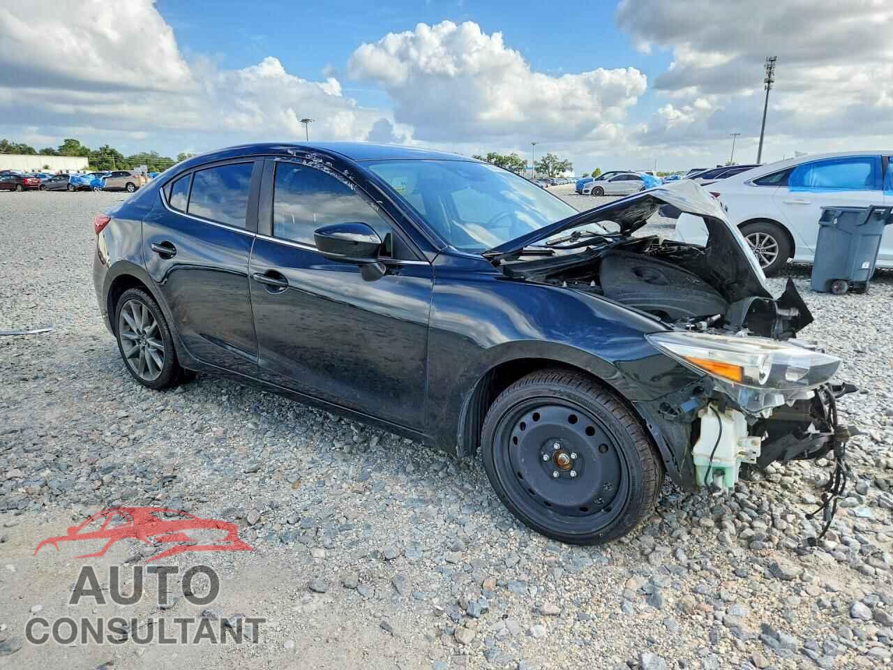 MAZDA 3 2018 - 3MZBN1V39JM168542