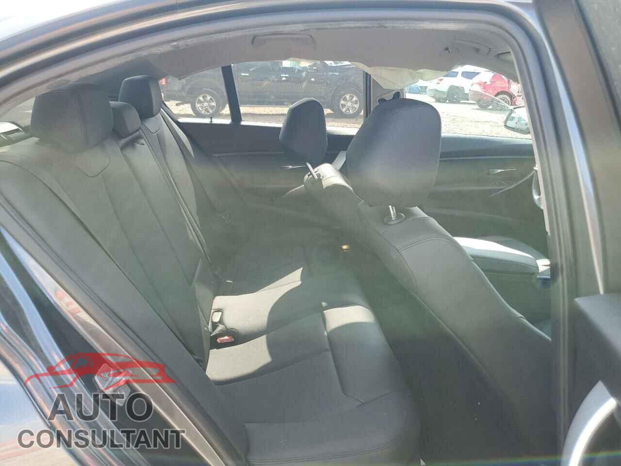 BMW 3 SERIES 2015 - WBA3B1G52FNT64251