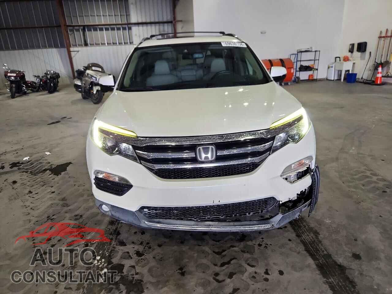HONDA PILOT 2017 - 5FNYF5H95HB026429