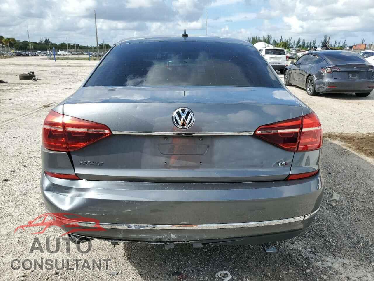 VOLKSWAGEN PASSAT 2017 - 1VWAT7A38HC011042