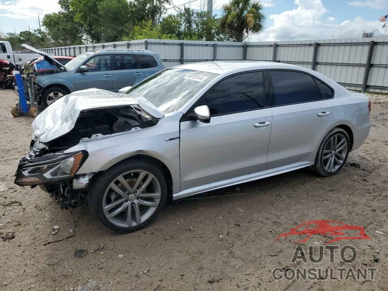 VOLKSWAGEN PASSAT 2018 - 1VWAA7A31JC050373