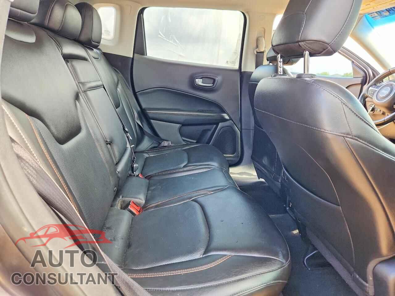 JEEP COMPASS 2018 - 3C4NJDCB5JT337601