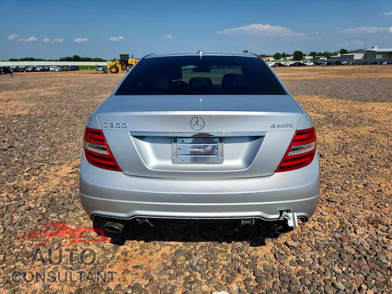 MERCEDES-BENZ C-CLASS 2012 - WDDGF8BB4CR193575