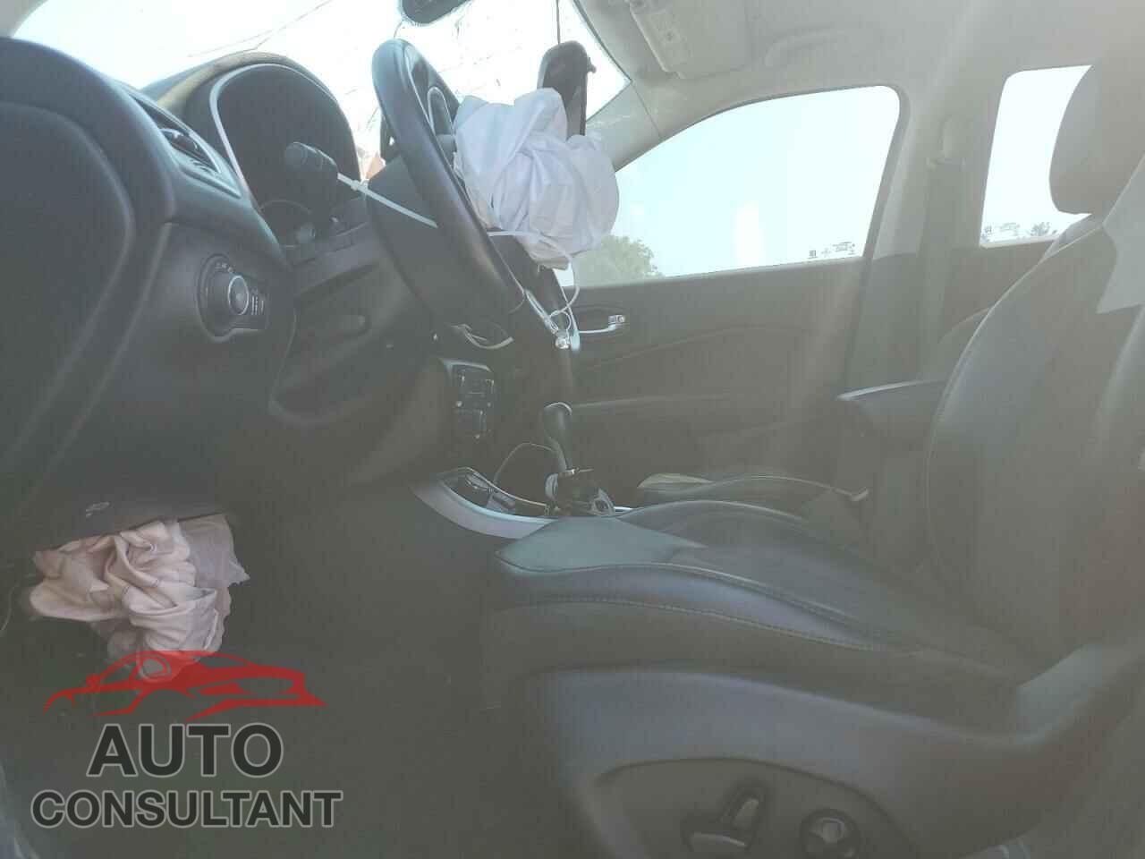 JEEP COMPASS 2018 - 3C4NJDBBXJT103357