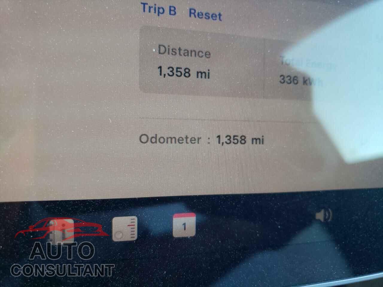 TESLA MODEL Y 2024 - 7SAYGDEE2RA281808