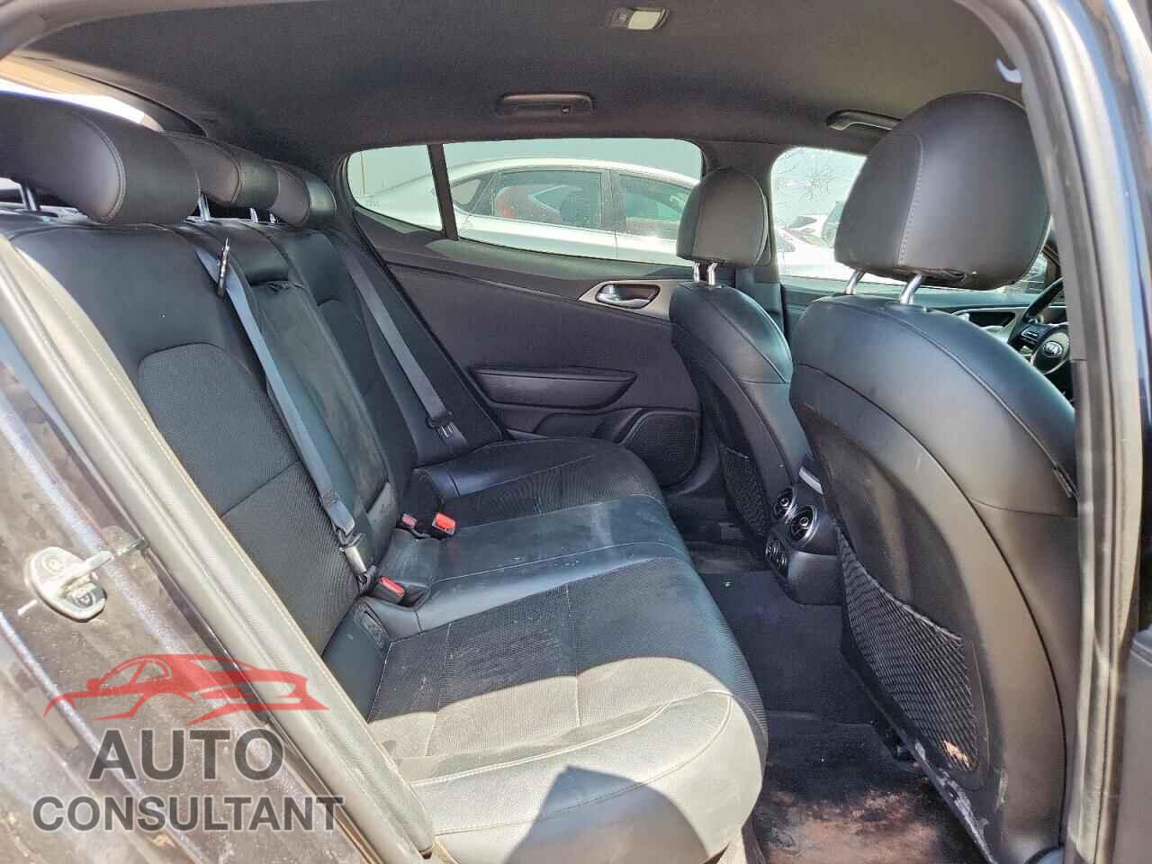 KIA STINGER 2018 - KNAE35LC2J6039734