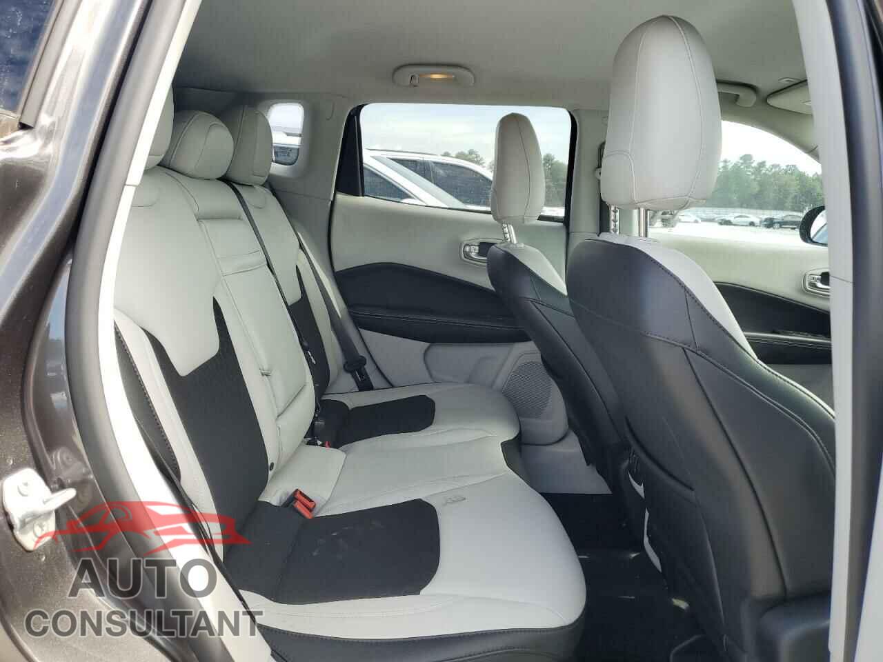 JEEP COMPASS 2018 - 3C4NJCBB5JT165582