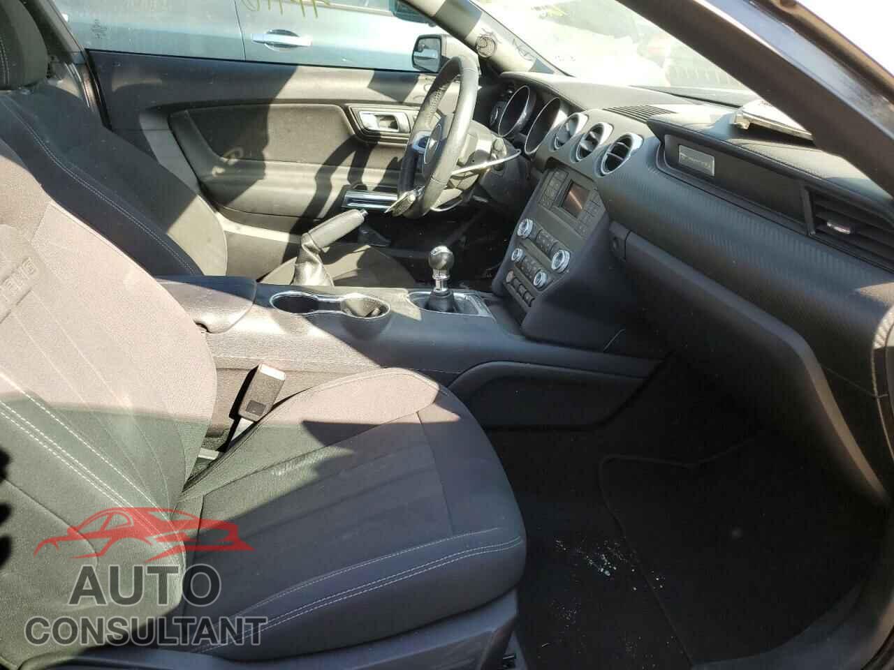 FORD MUSTANG 2019 - 1FA6P8TH0K5120494