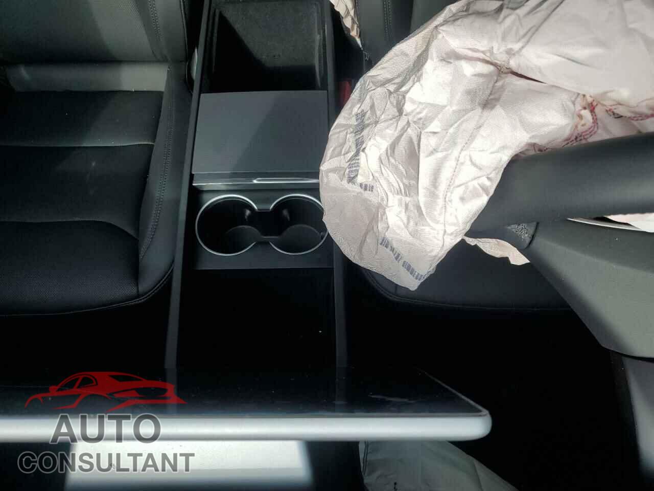 TESLA MODEL 3 2024 - 5YJ3E1EA8RF721672