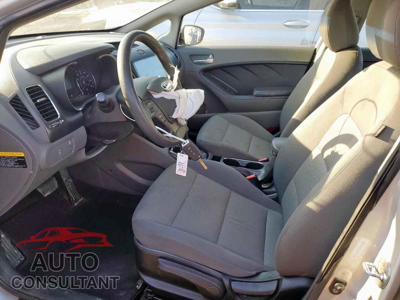 KIA FORTE 2017 - 3KPFK4A77HE077166