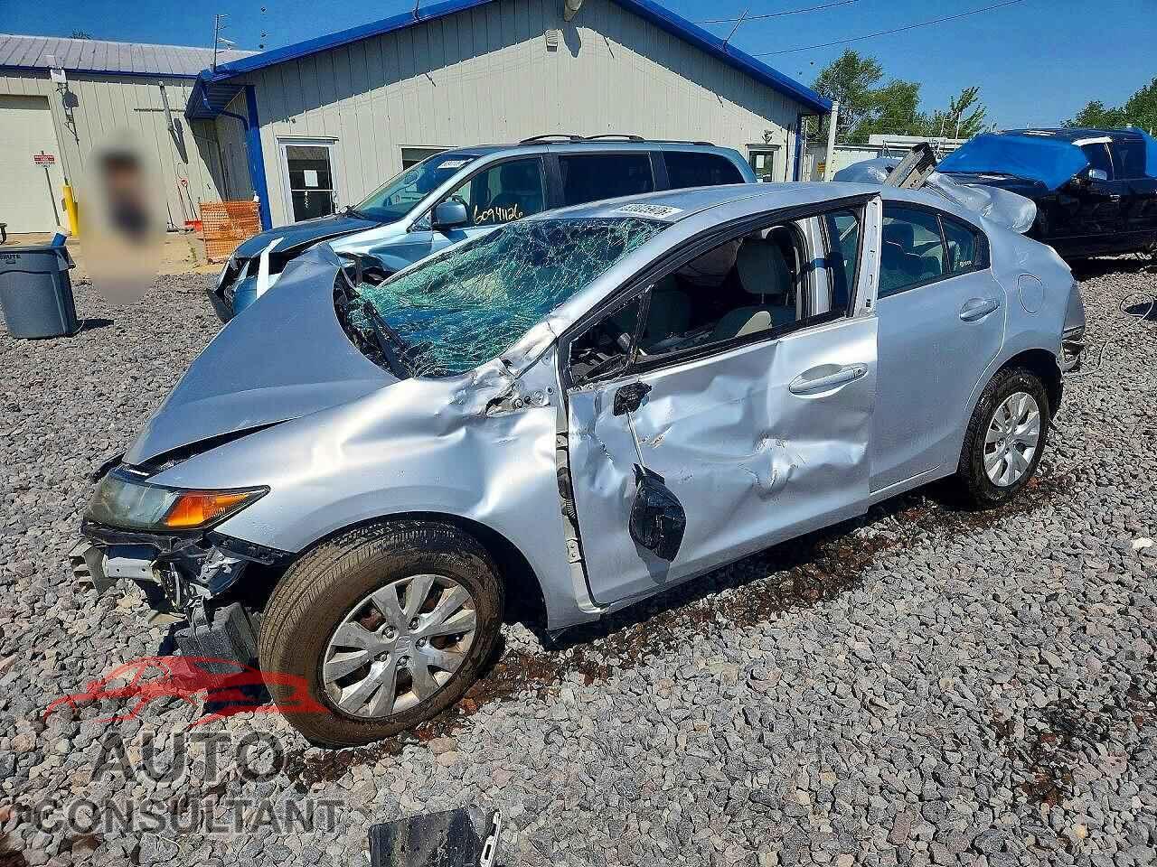 HONDA CIVIC 2012 - 2HGFB2F55CH573903