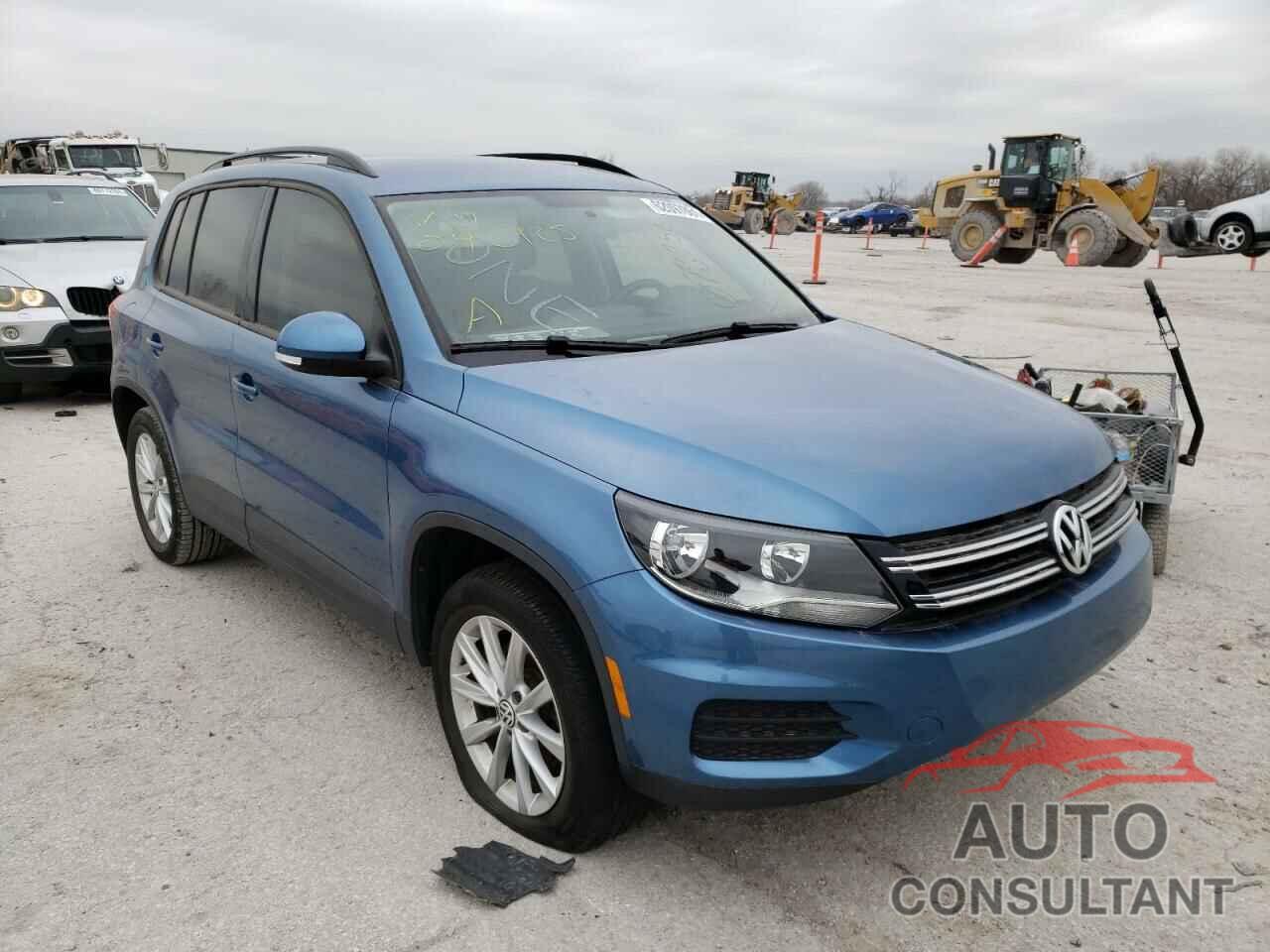 VOLKSWAGEN TIGUAN 2017 - WVGBV7AX4HK042925