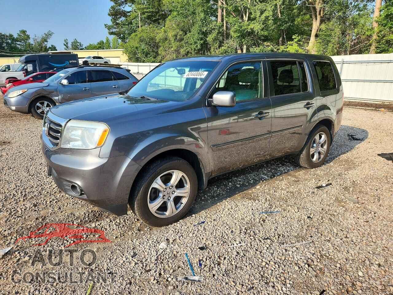 HONDA PILOT 2013 - 5FNYF4H50DB016991