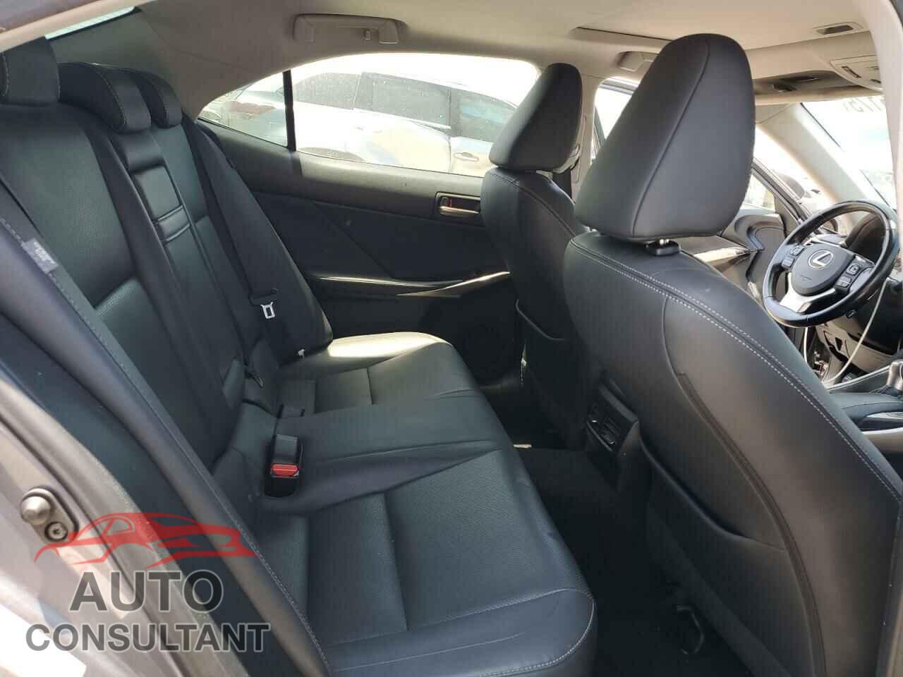 LEXUS IS 2018 - JTHBA1D28J5069285