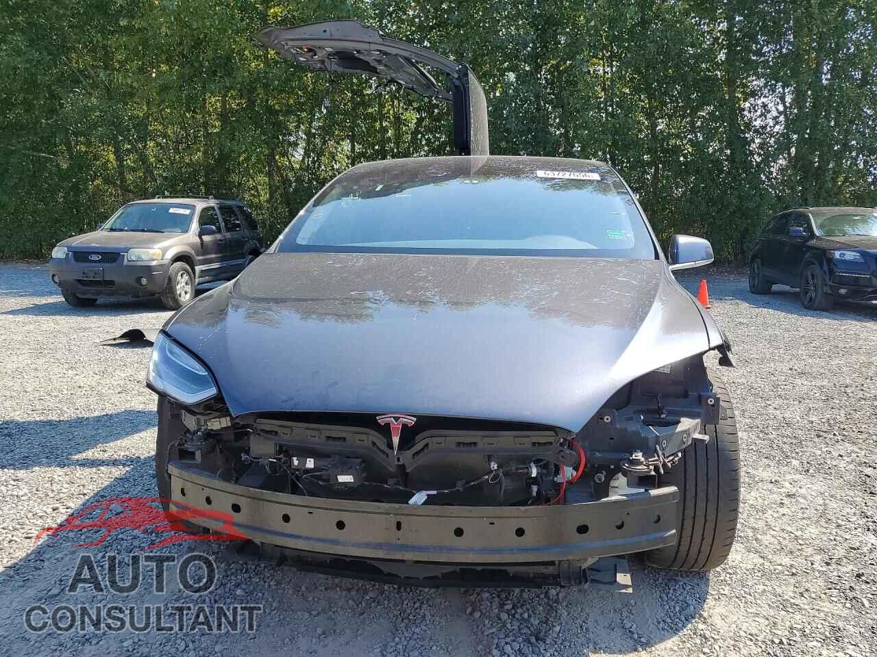 TESLA MODEL X 2017 - 5YJXCAE42HF041573