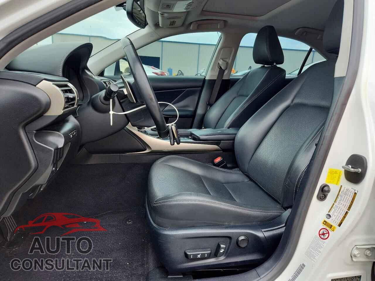 LEXUS IS 2014 - JTHBF1D28E5027920