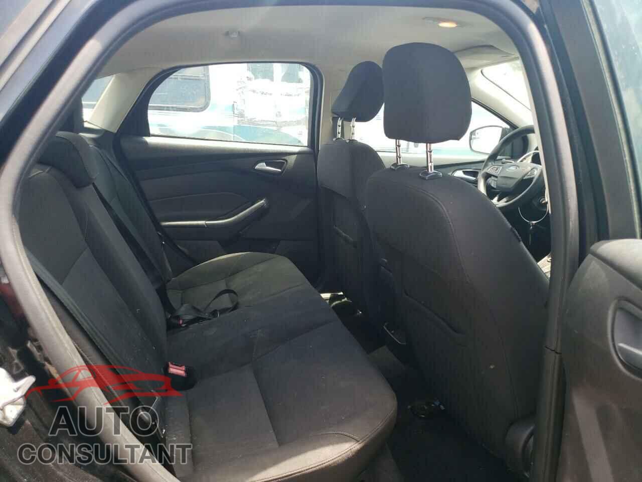 FORD FOCUS 2015 - 1FADP3F27FL292783