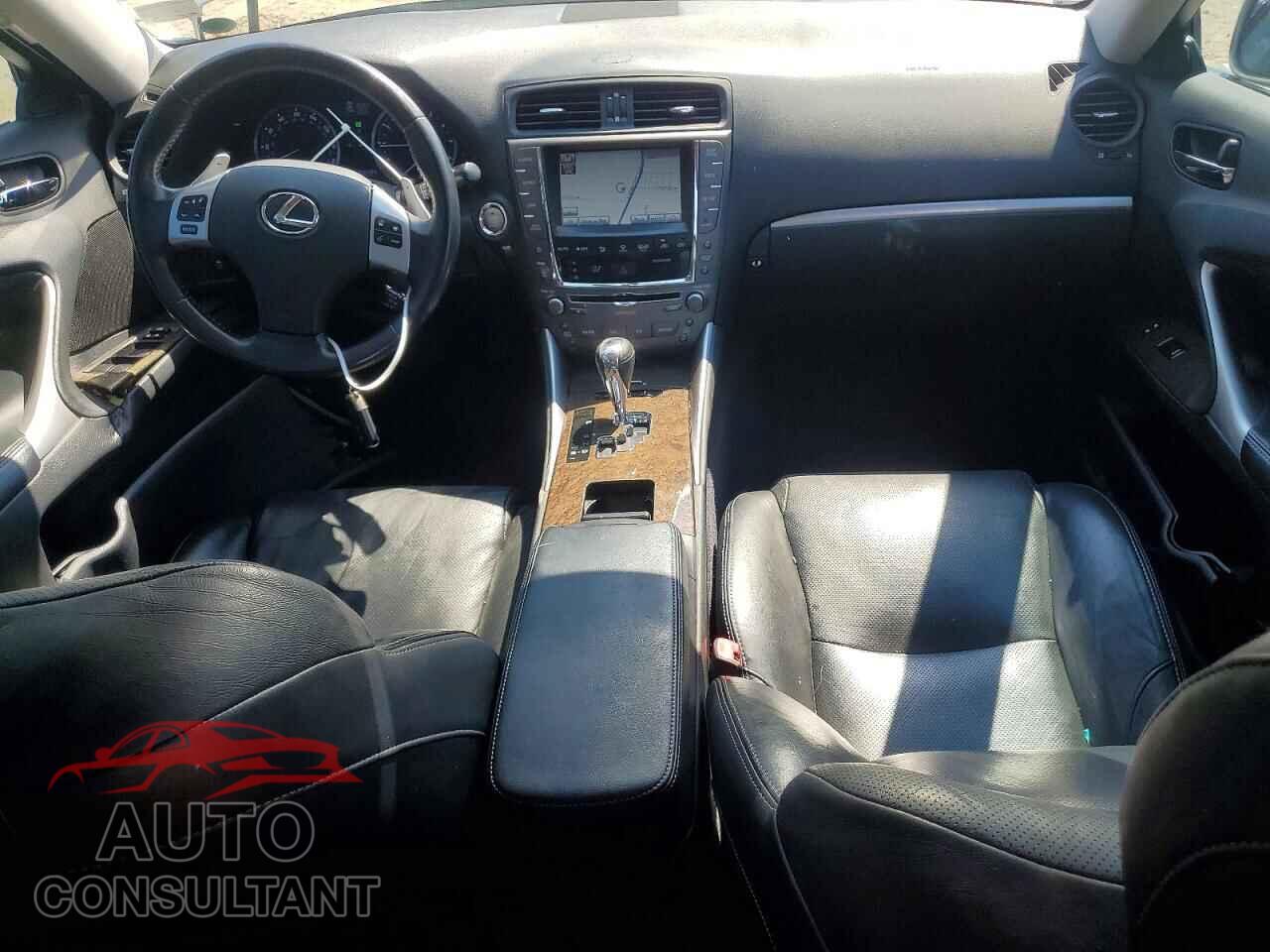 LEXUS IS 2012 - JTHCF5C24C5056521